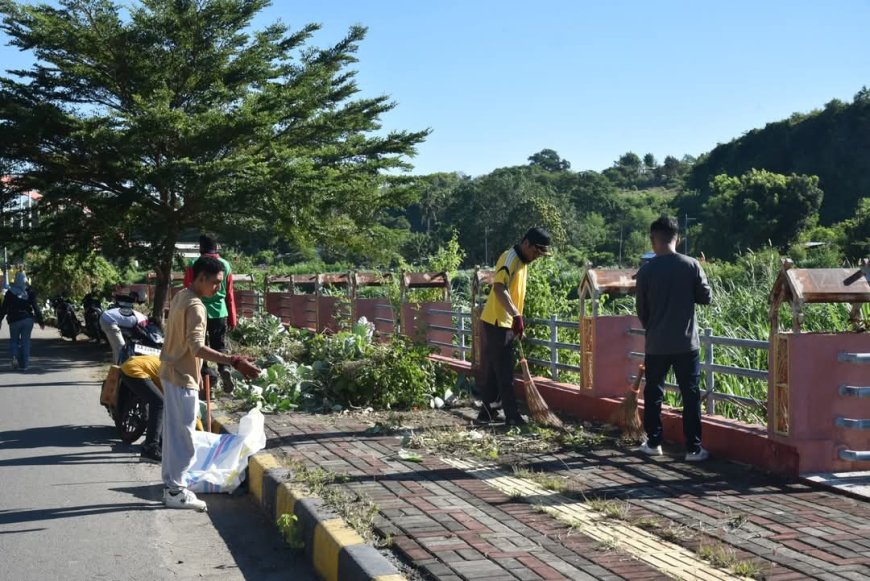 Peringati Hari Lingkungan Hidup Sedunia 2025, Pemkab Sumbawa Gelar Gotong Royong Besar-besaran
