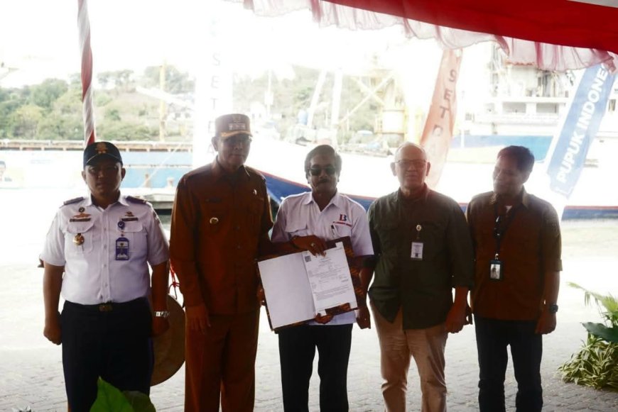 6.000 Ton Jagung Sumbawa Diekspor ke Filipina! Bupati Jarot: Awal Kesejahteraan Petani dan Kontributor Pangan Nasional