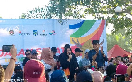 Sumbawa Tumpah Ruah Sambut Fornas 2025: Puluhan Ribu Warga Meriahkan Jalan Sehat, Wakil Gubernur Pimpin Pembukaan!
