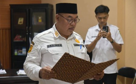 Asisten Administrasi Umum Lantik Pejabat Fungsional Pemkab Sumbawa, Tekankan Tanggung Jawab dan Ibadah