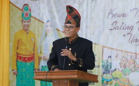 Mangan Barema di Desa Tatede: Bupati Sumbawa Apresiasi Tradisi Syukur dan Silaturahmi