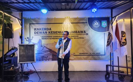 Pemkab Sumbawa Komitmen Lestarikan Seni Budaya Lokal, Sekda: Kesenian Jati Diri dan Jembatan Peradaban Daerah