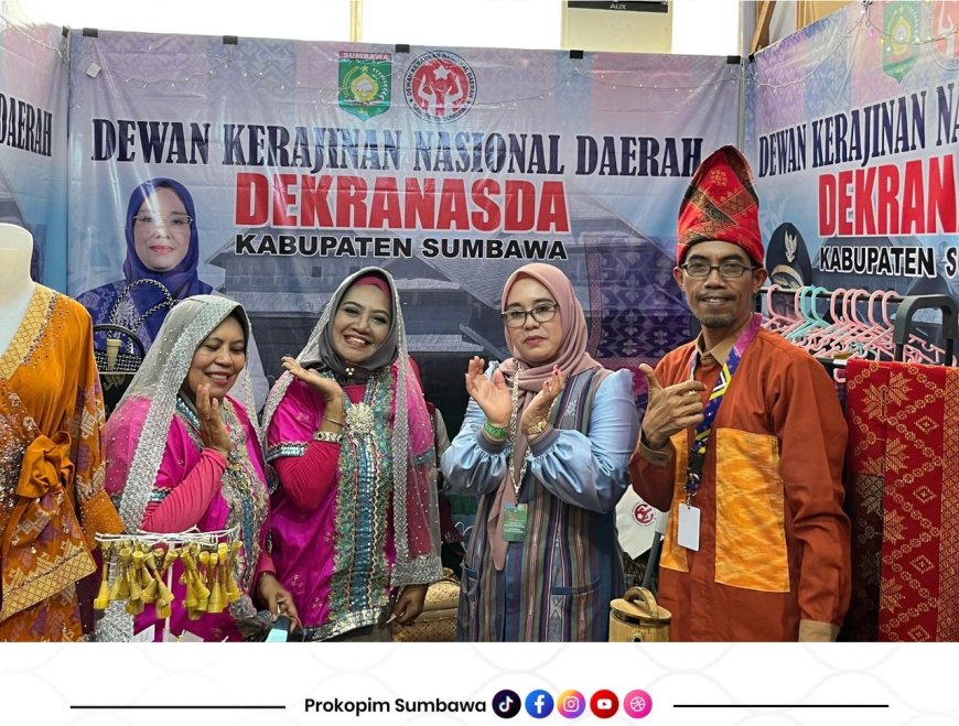 Wastra dan Kriya Sumbawa Memukau di Dekranas Expo 2025: Hj. Ida Fitria Jarot Bawa Semangat Kearifan Lokal ke Kancah Nasional