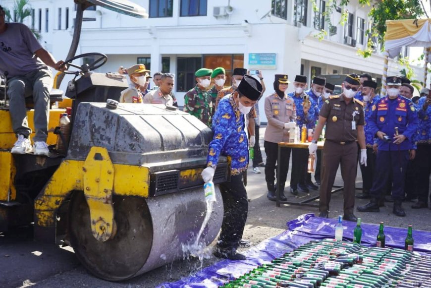 842 Botol Miras 'Tumbang' di Tangan Pemkab Sumbawa: Aksi Berani Lindungi Generasi!