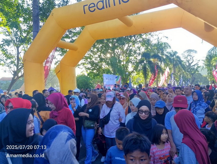 Sumbawa Tumpah Ruah Sambut Fornas 2025: Puluhan Ribu Warga Meriahkan Jalan Sehat, Wakil Gubernur Pimpin Pembukaan!