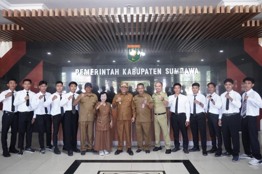 Wakil Bupati Sumbawa Lepas Peserta PLKI Panasonic: "Jaga Diri, Jaga Nama Baik Sumbawa!"