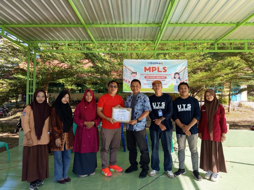 Hangat dan Haru Selimuti Perpisahan Mahasiswa MBKM UTS di SMAN 1 Moyo Hulu