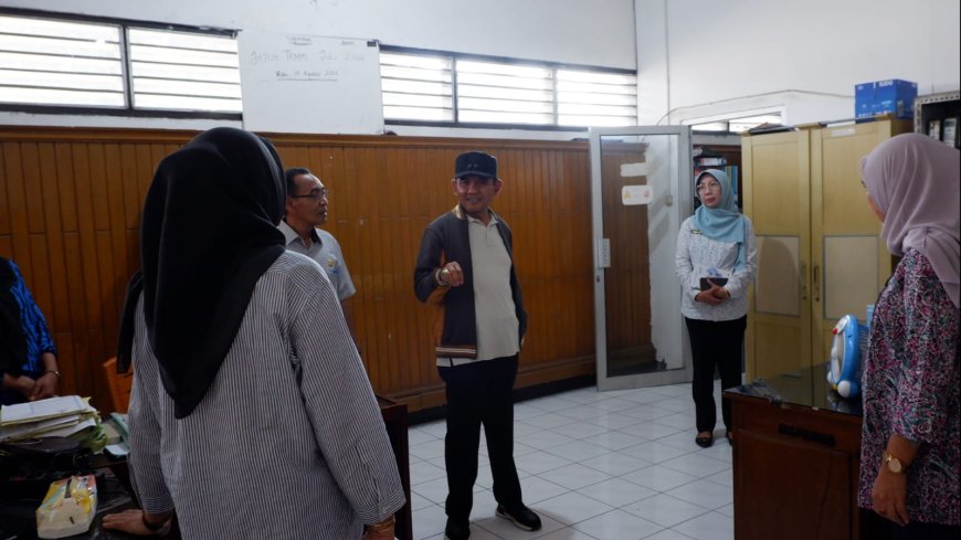 Wabup Sumbawa Sidak Bapenda: Dorong Disiplin dan Percepatan Digitalisasi Demi Kemandirian Fiskal Daerah