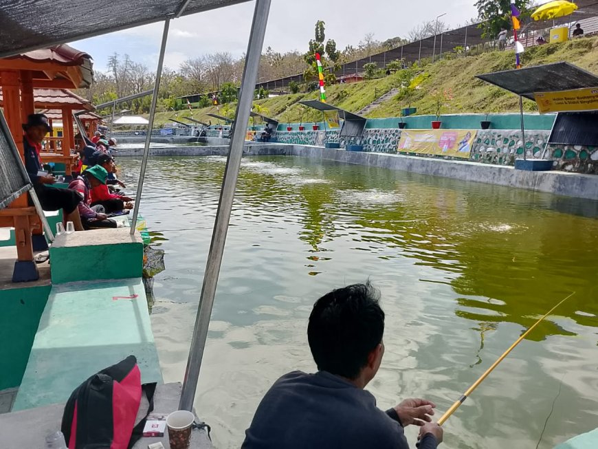 Ratusan Pemancing Serbu Ai Poleng, Rebut Sepeda Listrik hingga Kulkas dalam Lomba Mancing Spektakuler!