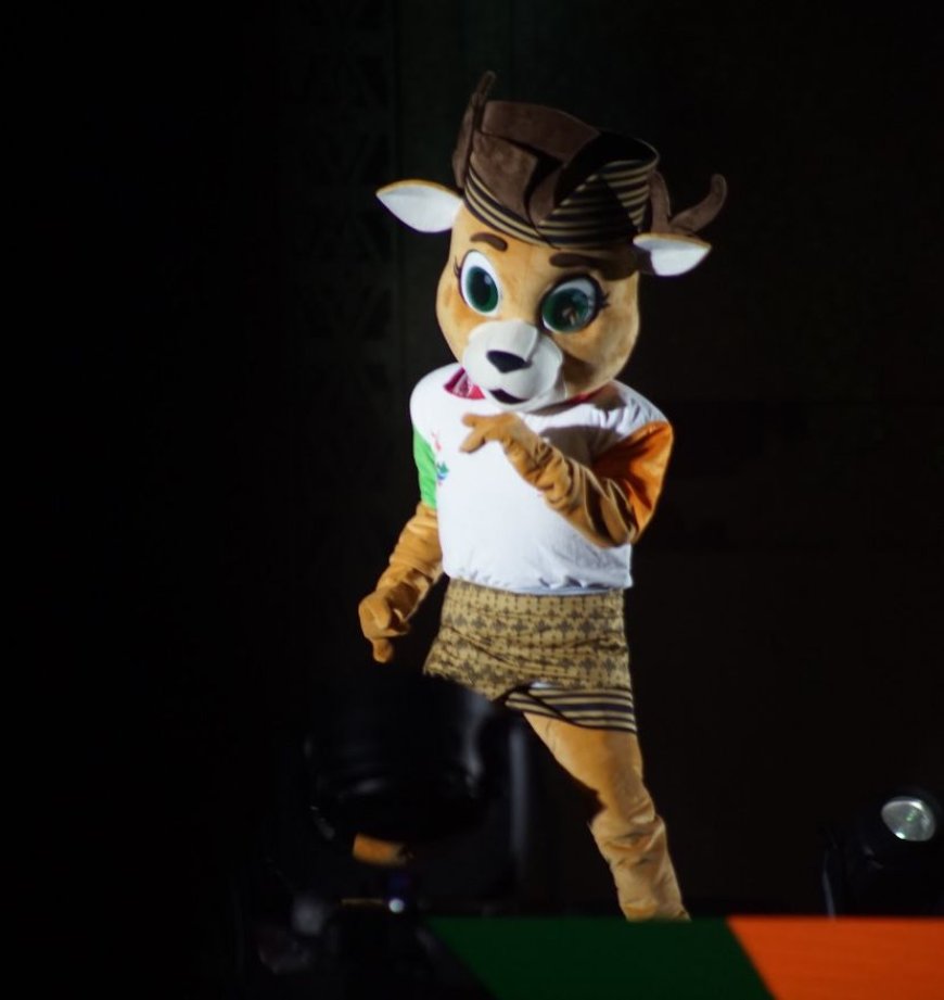 Penampilan Kolosal Pukau Puluhan Ribu Mata Peserta FORNAS VIII NTB