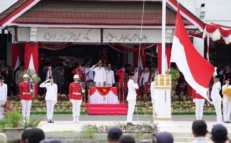 Sumbawa Gelar Upacara Peringatan HUT Ke-80 RI, Bupati H. Jarot Pimpin Langsung Detik-Detik Proklamasi