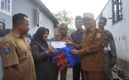 Pemerintah Hadir, Wabup Sumbawa Tinjau Langsung Korban Kebakaran di Desa Juru Mapin