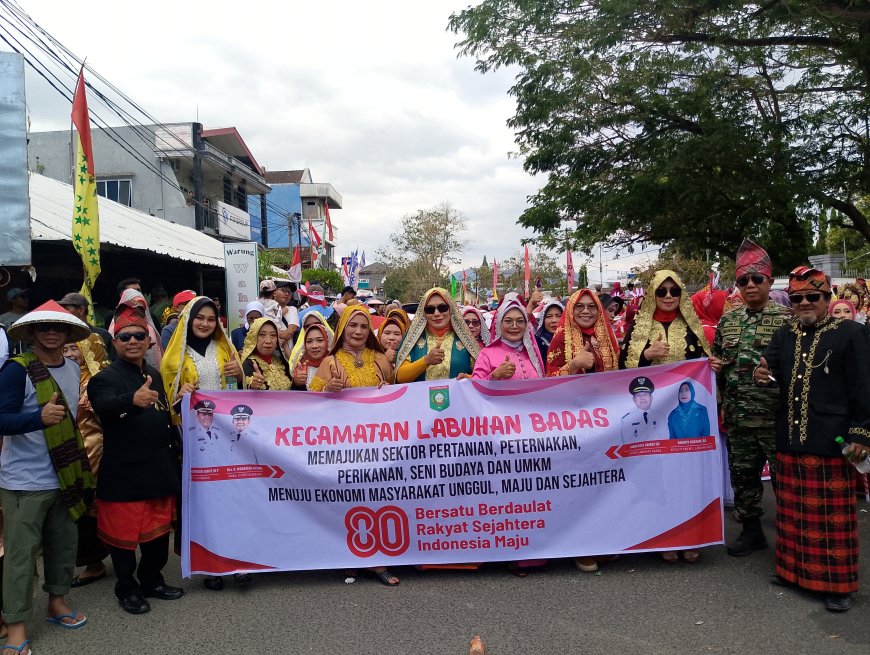 Karnaval Peringatan HUT RI Ke-80, Kecamatan Labuhan Badas Usung Tema "Majukan Sektor Unggulan"