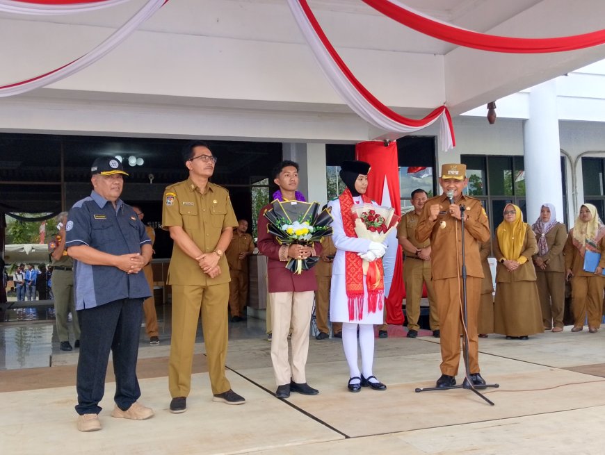 Wabup Sumbawa Sambut Hangat Dua Pelajar yang Harumkan Nama Daerah di Istana Negara