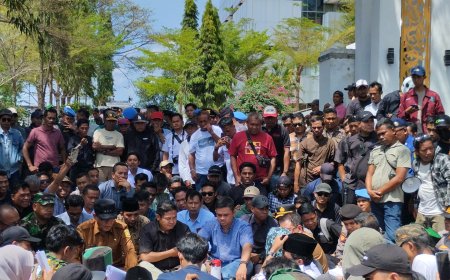 Aliansi Mahasiswa Sumbawa Menggugat Gedor DPRD: Tolak Eksploitasi Tambang Merugikan, Tuntut Keadilan untuk Petani dan Rakyat