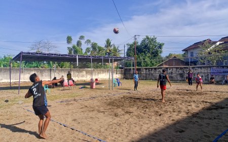 Drama Tiga Set, Labuhan Badas Tundukkan Rhee di Porkab Voli Pantai