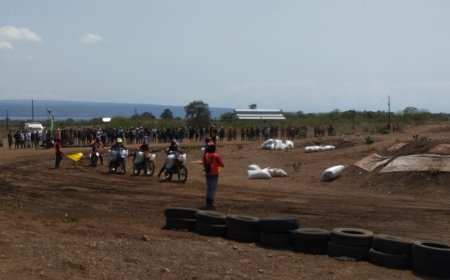 Race Pertama  Kelas Ojek Gabah  Dimenangkan Ivan Saputra. Bupati Sumbawa Salut Satu Satunya di NTB