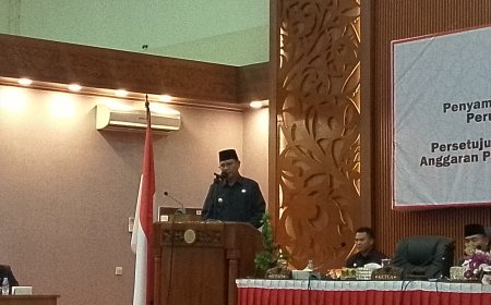 Bupati Sumbawa Tekankan Kecepatan Penetapan APBD Perubahan 2025, Soroti Beban Anggaran Infrastruktur yang Tertunda
