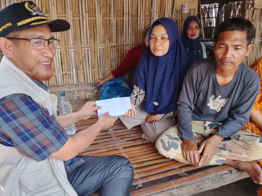 Anggota DPRD Sumbawa H. Andi Mappeleppui Berikan Bantuan untuk Keluarga Nelayan  Korban  Kapal Tenggelam Perairan Bangka Belitung di Pulau Bungin