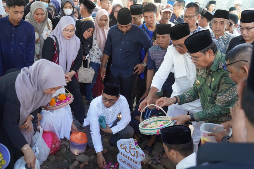 Zulfikar Demitry Iringi Kepergian Ayah, Tokoh Pejabat Pusat dan Daerah Turut Berduka