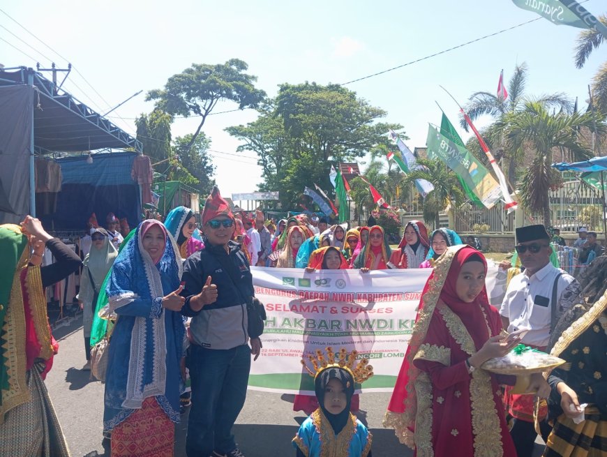 Puluhan Ribu Jamaah Berbagai Daerah Ikuti Pawai Hultah NWDI ke 90