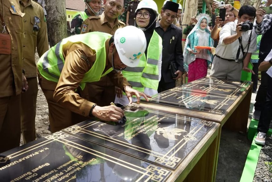 Bupati Sumbawa  Resmikan Enam Instalasi Pengolahan Air Limbah Puskesmas
