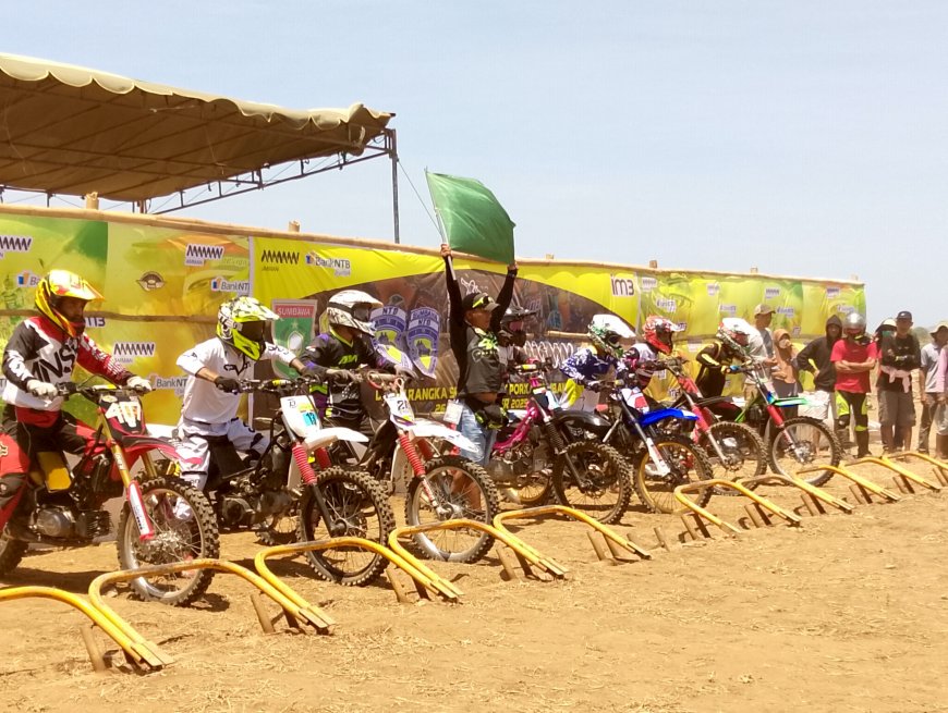 Laporan Final Grasstrack Samota: Lutfi Dominasi Juara, Sultan Ivan  Sumbang Poin Krusial untuk Tuan Rumah