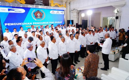 Pengurus PWI Pusat Resmi Dikukuhkan di Solo, Ketua Umum : Persatuan Adalah Kunci