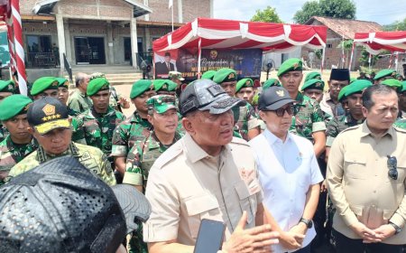 Arahan   Menhan Kunjungan di Sumbawa: Prajurit TNI Diminta Selalu Bermanfaat dan Jaga Hati Rakyat
