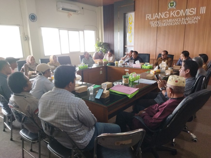 Komisi III DPRD Sumbawa Gelar RDP Terkait Dugaan Kerusakan Lingkungan Akibat Penambangan Pasir di Desa Luk