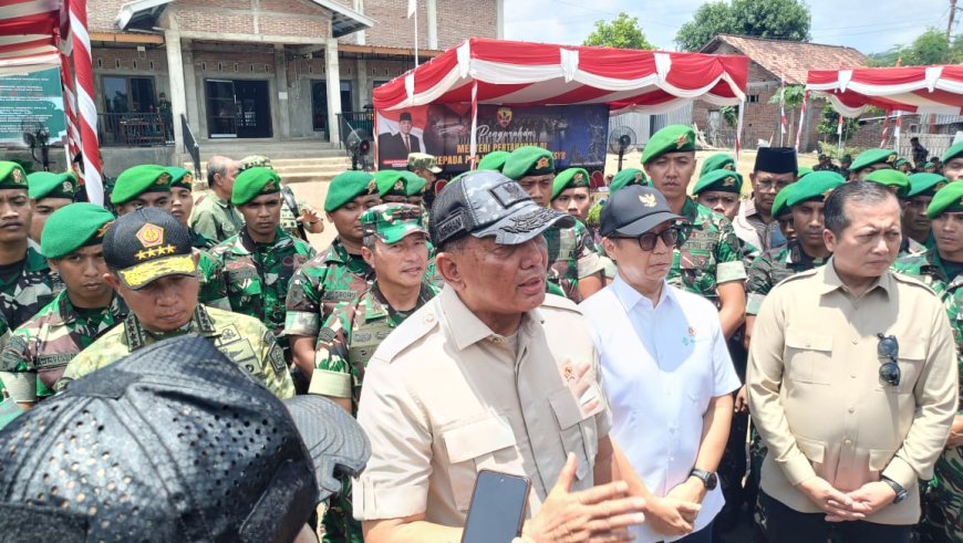 Arahan   Menhan Kunjungan di Sumbawa: Prajurit TNI Diminta Selalu Bermanfaat dan Jaga Hati Rakyat