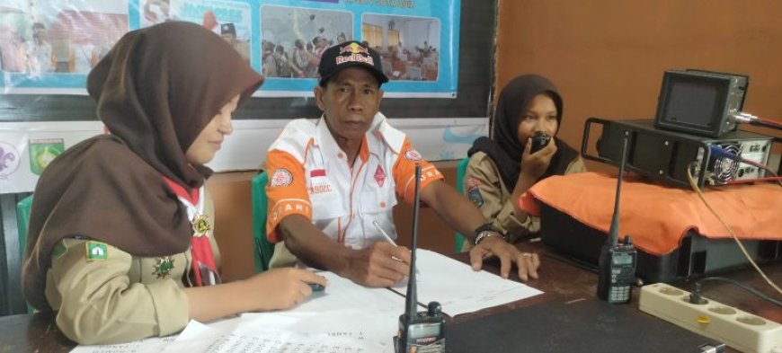 Penuh Antusiasme, Pramuka Sumbawa Kuasai Tiga Mode Komunikasi Radio di JOTA-JOTI 2025