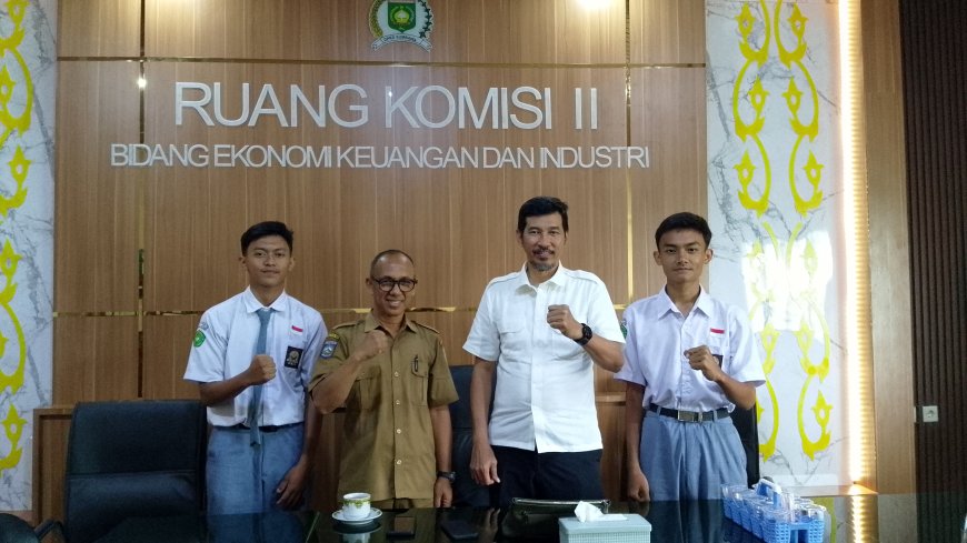 DPRD Sumbawa Support Duta Seni Musik Tradisional SMAN 2 Menuju FLS3N Nasional