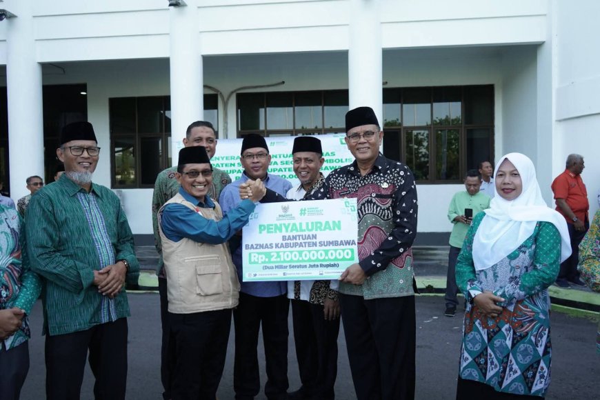 Berkah Jumat: Bupati Sumbawa Salurkan Bantuan Rp 2,1 Miliar dari BAZNAS, Dorong Percepatan Pembangunan Umat