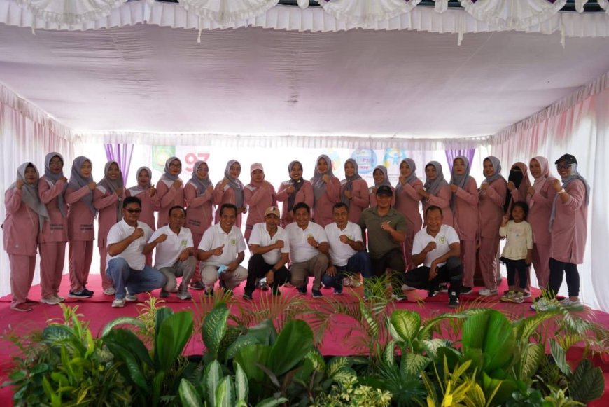 Senam Sehat Bersama dan Pembukaan Perlombaan Sambut Hari Ibu ke-97 di DPRD Kabupaten Sumbawa
