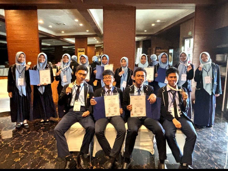 Kilau Dunia Sains: PMI Dea Malela, Satu-satunya Utusan NTB, Borong 14 Medali di World Science Olympiad 2025!