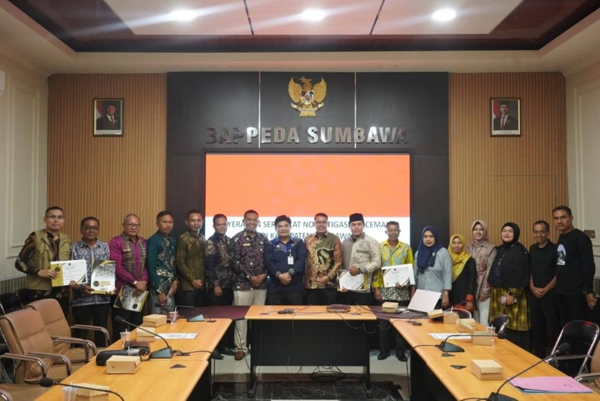 Penggerak Damai di Garda Terdepan: Sumbawa Raih Kepatuhan Regulasi Tinggi, 7 Kades dan 1 Lurah Dianugerahi Gelar “Peacemaker”