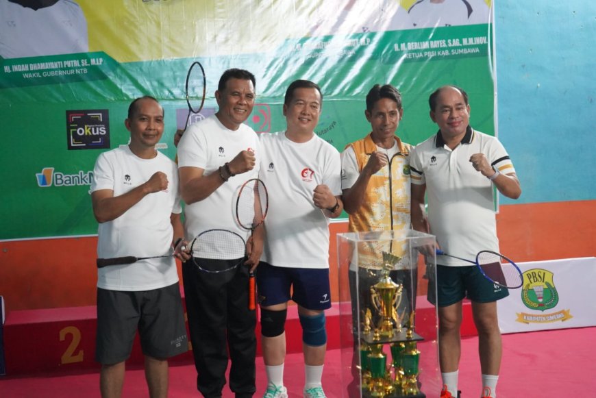 Ditutup Gubernur NTB, Turnamen Bulutangkis Gubernur Cup 2025 Berlangsung Sukses
