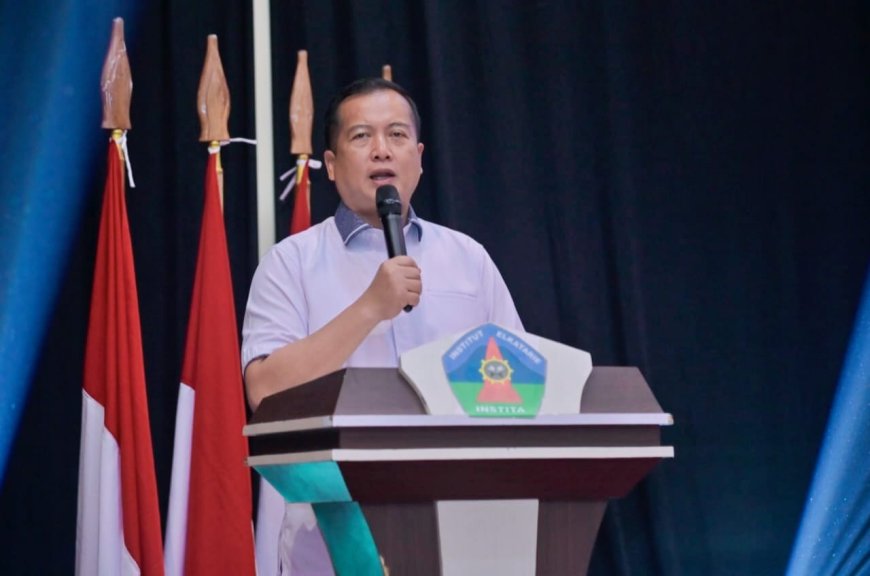 Wisuda Institut Elkatarie, Gubernur Iqbal Tekankan Diferensiasi dan Social Skill di Era AI