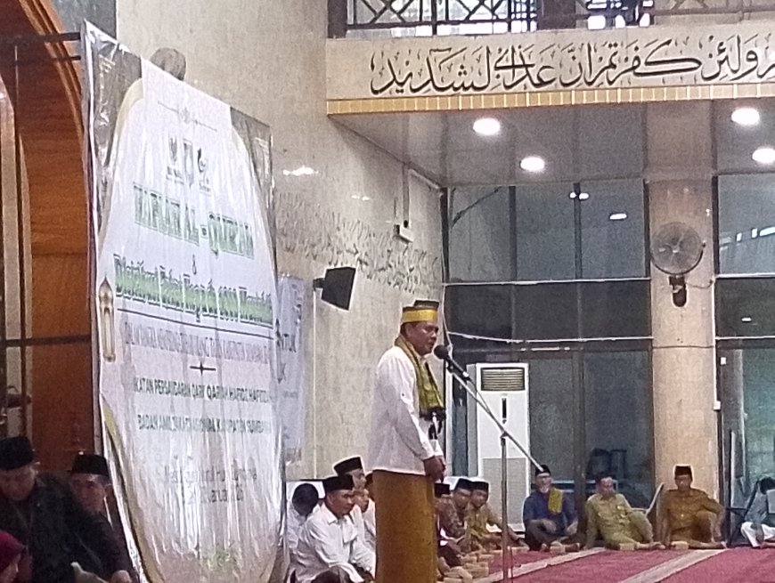 Wujudkan "Sumbawa Mengaji", Bupati Syarafuddin Jarot Resmikan Program Tahfiz di Pendopo dan Salurkan Zakat untuk 1.000 Mustahik