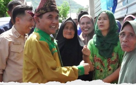 Wabup H. Ansori Tinjau Korban Kebakaran di Batu Bulan : Pastikan Penanganan Cepat dan Tepat