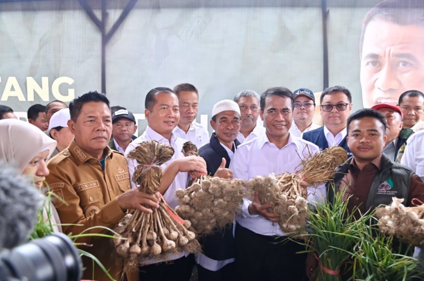 Mentan Tetapkan NTB sebagai Sentra Bawang Putih, Gubernur Berkomitmen Jadikan NTB Pilar Ketahanan Pangan Nasional