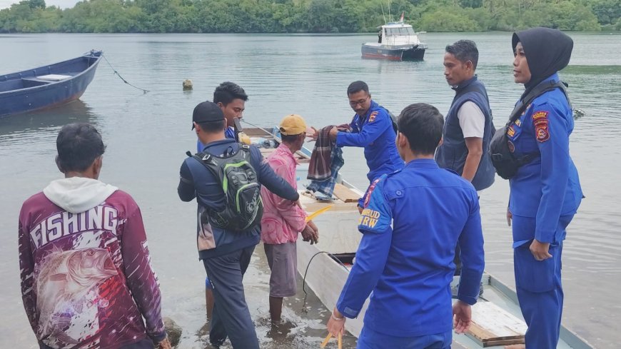Dramatis! Digerebek Saat Beraksi, Dua Pelaku Bom Ikan di Prajak Nekat Terjun ke Laut