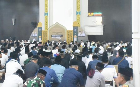 Gubernur NTB Hadiri Peringatan Nuzulul Quran di Masjid Jami’ Praya, Tekankan Toleransi dan Masa Depan