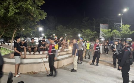 Personel Gabungan TNI-Polres Sumbawa Intensifkan Patroli Mobile di Pusat Keramaian