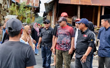 HWM Center Salurkan Bantuan Dana Kerahiman dan Logistik bagi Korban Kebakaran di Desa Kalimango