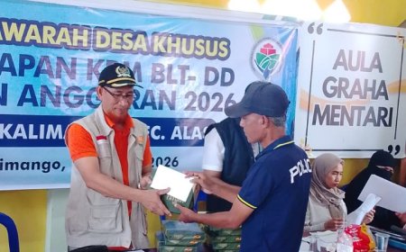 Wujud Kepedulian, Legislator PKS H. Andi Mappelepui Salurkan Bantuan Pribadi untuk Korban Kebakaran Kalimango