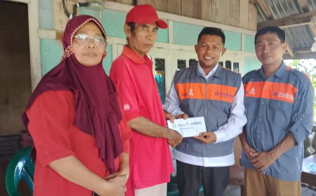 LAZISMU Sumbawa Salurkan Tali Asih untuk Keluarga Anggota Damkar yang Gugur di Kalimango