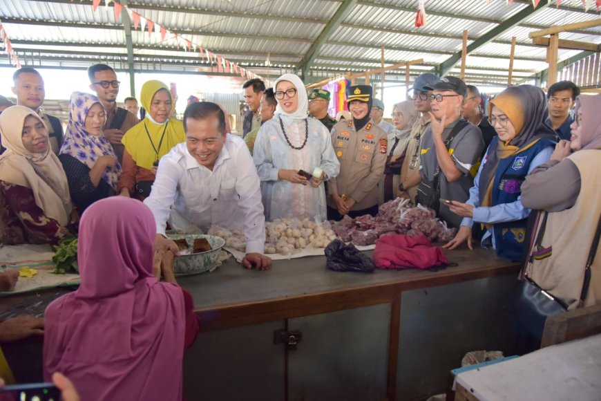 Safari Ramadan di Sumbawa: Gubernur NTB Siapkan Intervensi Tekan Harga Cabai yang Tembus Rp120 Ribu