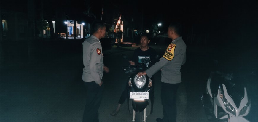 Personal Polsek Plampang Dan Pospol Maronge Intensifkan Patroli Blue Light